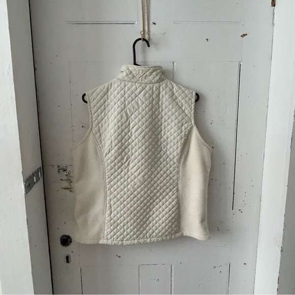 Izod Quilted & Fleece Cream Vest - Picture 3 of 15